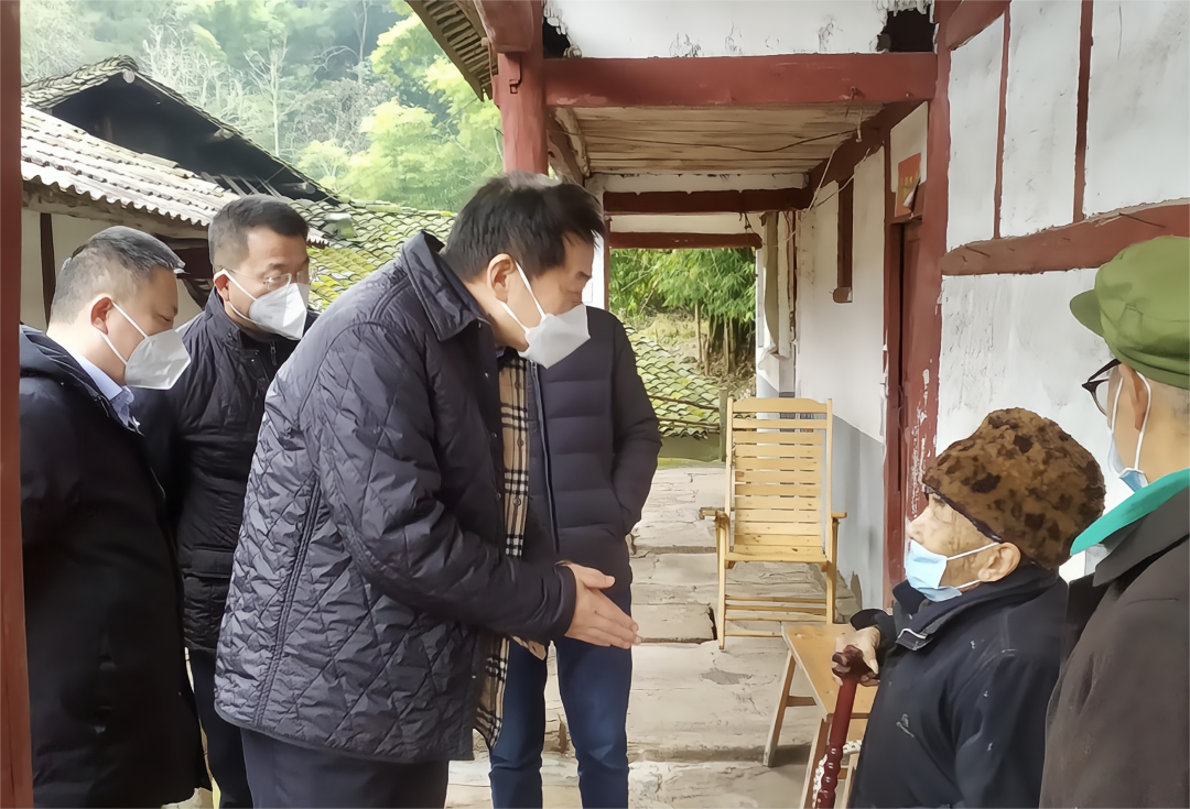 四川省尊龙凯时集团党委书记、董事长任丁率队赴嘉陵区开展帮扶工作